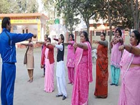 Gulabi Gang taught self-defense tricks